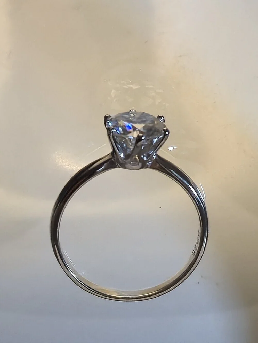 925 Silver Inlaid 2 Carats Moissanite Ring Size 9 Color Grade D Clarity VVS1
